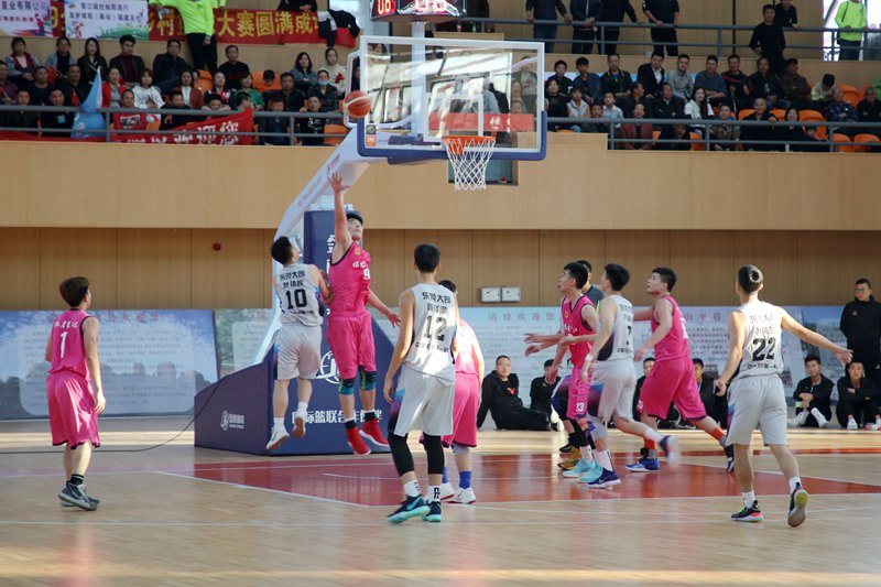  克莱蒙主场球迷爆满营造氛围助推球队取胜