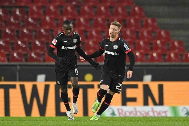  曼城锋线火力全开，客场大胜埃弗顿登顶积分榜